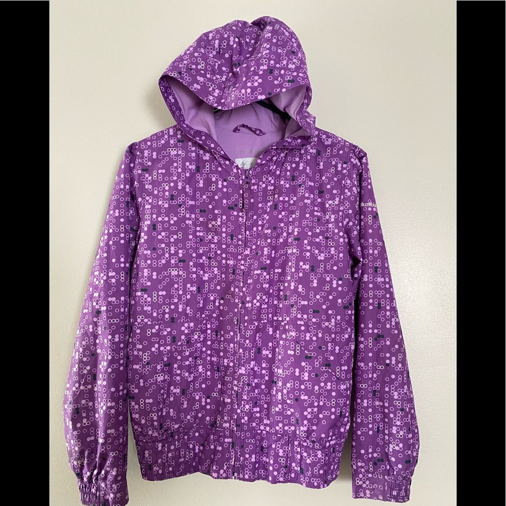 Girls Columbia Rain/Wind jacket in purple.